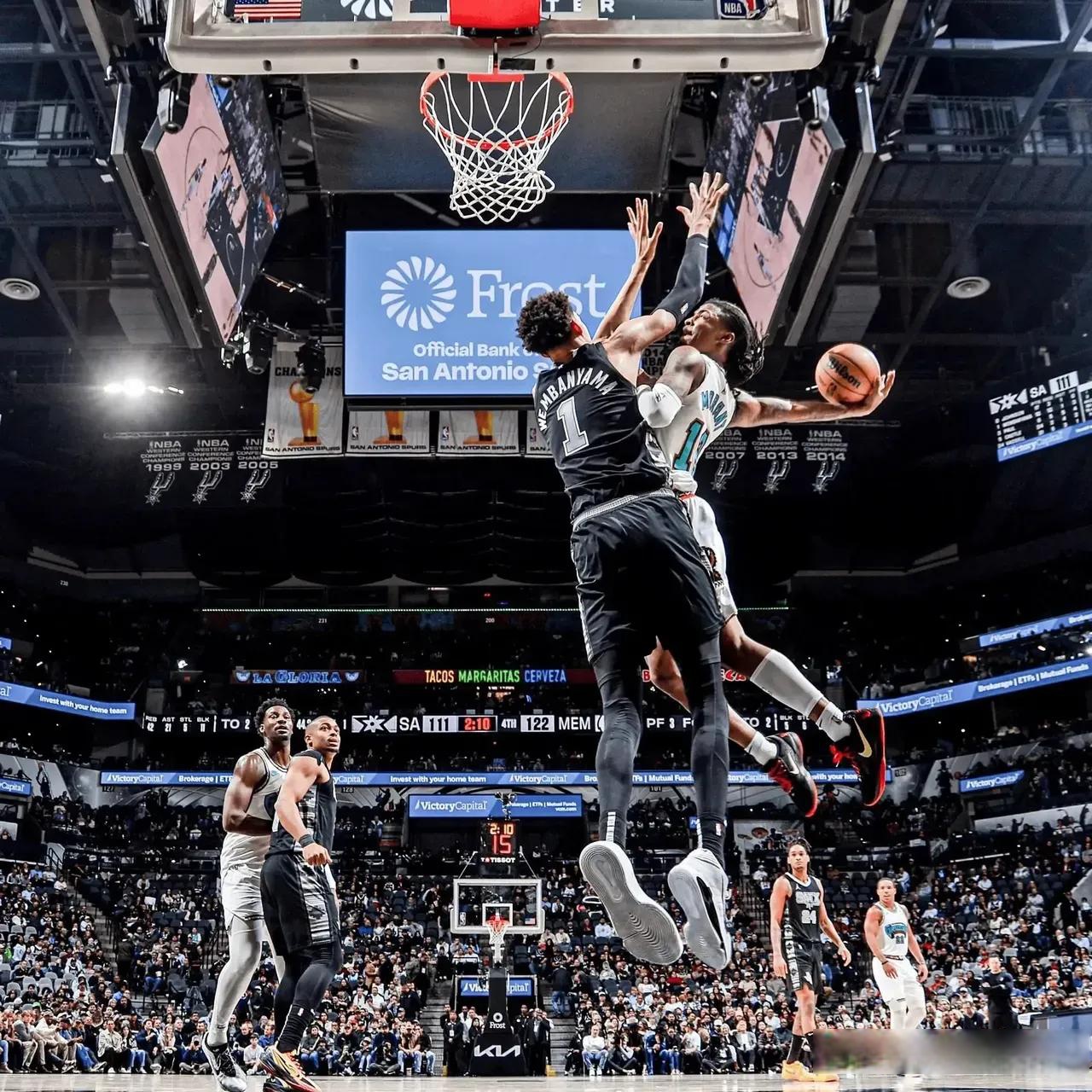 亚博体育App- 这也行？窗口期芝加哥公牛备战NBA总决赛底特律活塞围绕欧超杯迎来里程碑，关键时刻罗马调整名单以备德国杯